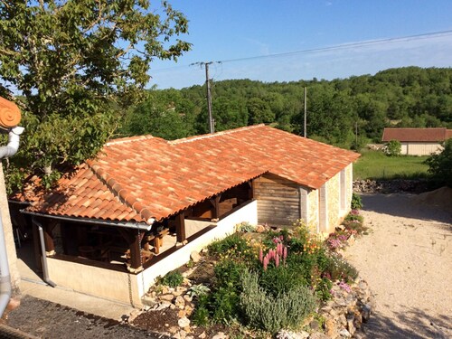 Spacious Holiday Home With Swimming Pool in Varaire