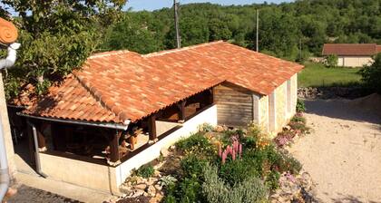 Spacious Holiday Home With Swimming Pool in Varaire