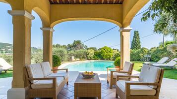 Villa | Balcony