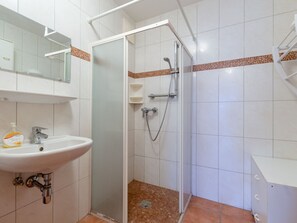 Apartment | Bathroom - Stunning Apartment in Piesendorf With Balcony (Piesendorf)