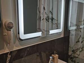 Apartment | Bathroom | Towels