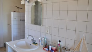 House | Bathroom