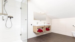 Shower, towels - Spacious Apartment in Heart of Zillertal near Ski Area (Kaltenbach)