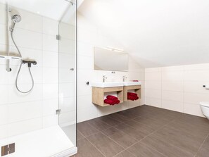 Shower, towels - Spacious Apartment in Heart of Zillertal near Ski Area (Kaltenbach)