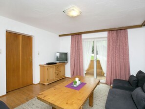 Apartment | Living room - Spacious Apartment in Gerlosberg With Terrace (Gerlosberg)