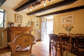 Dining - Lakeside Cottage Roziers Retreat (Chasteaux)