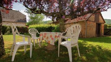 Cottage | Garden