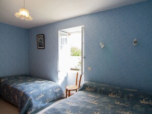 Room amenity - Lakeside Cottage Roziers Retreat (Chasteaux)