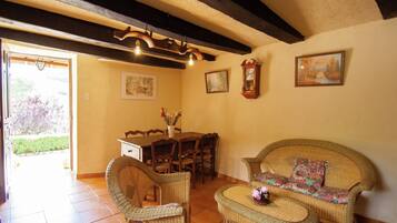 Cottage | Living room