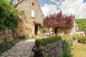 Exterior - Lakeside Cottage Roziers Retreat (Chasteaux)