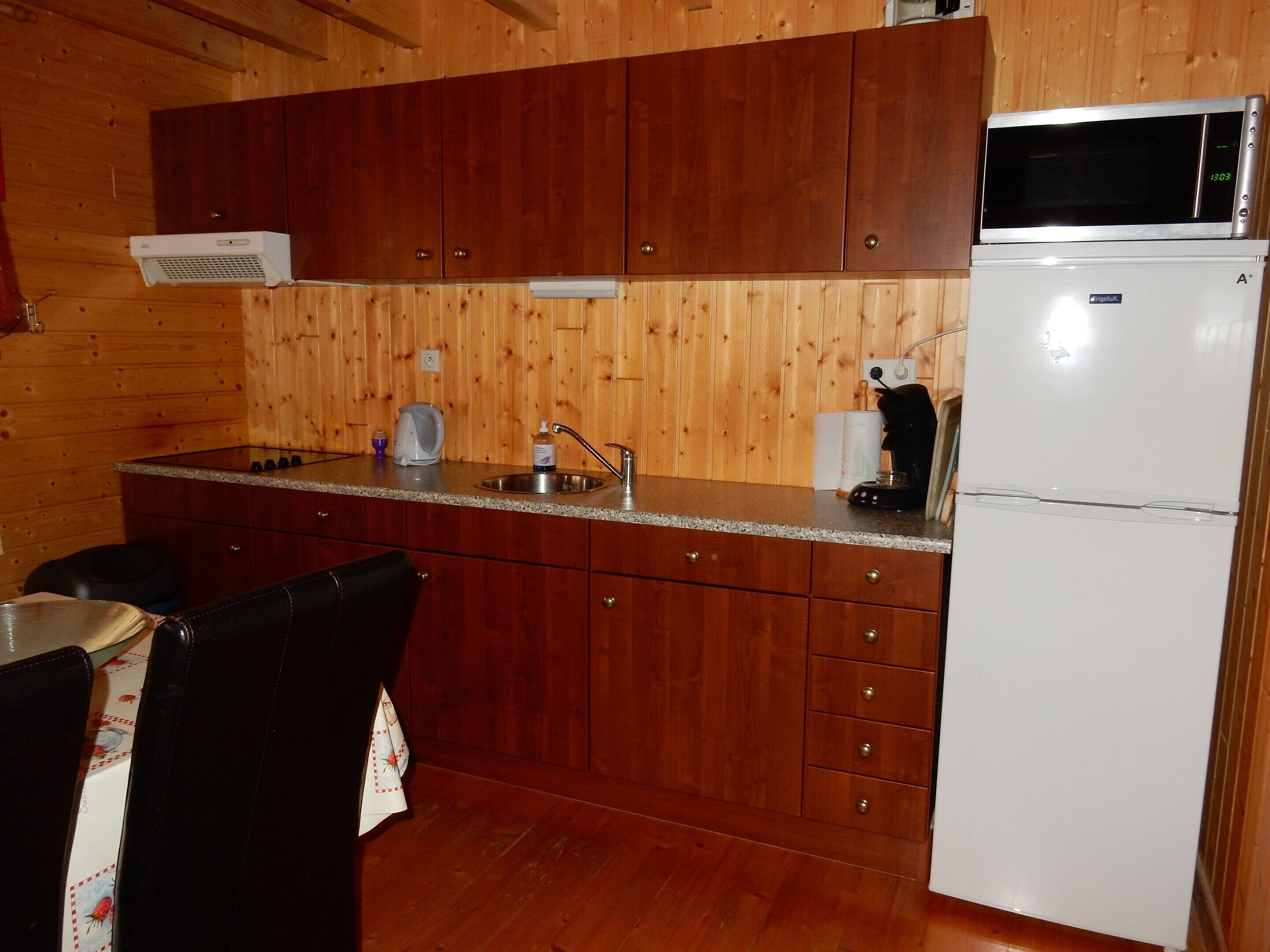 Chalet | Private kitchen | Dishwasher, high chair