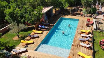 House | Kolam renang