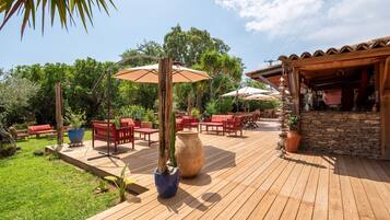 Villa | Outdoor dining