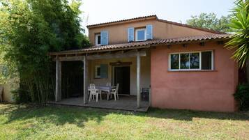 Villa | Exterior