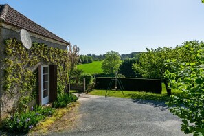 House | Garden - Forest View Home in Loubejac (Loubejac)