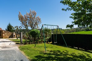 House | Garden - Forest View Home in Loubejac (Loubejac)