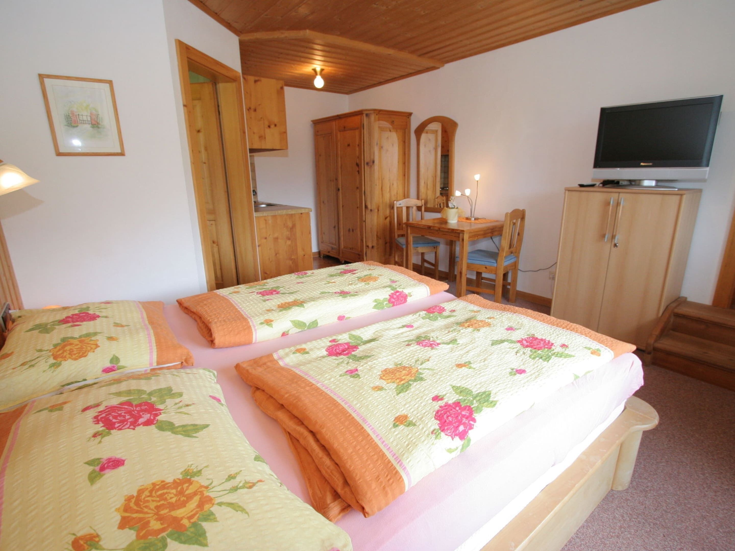 Apartment | 1 bedroom, bed sheets