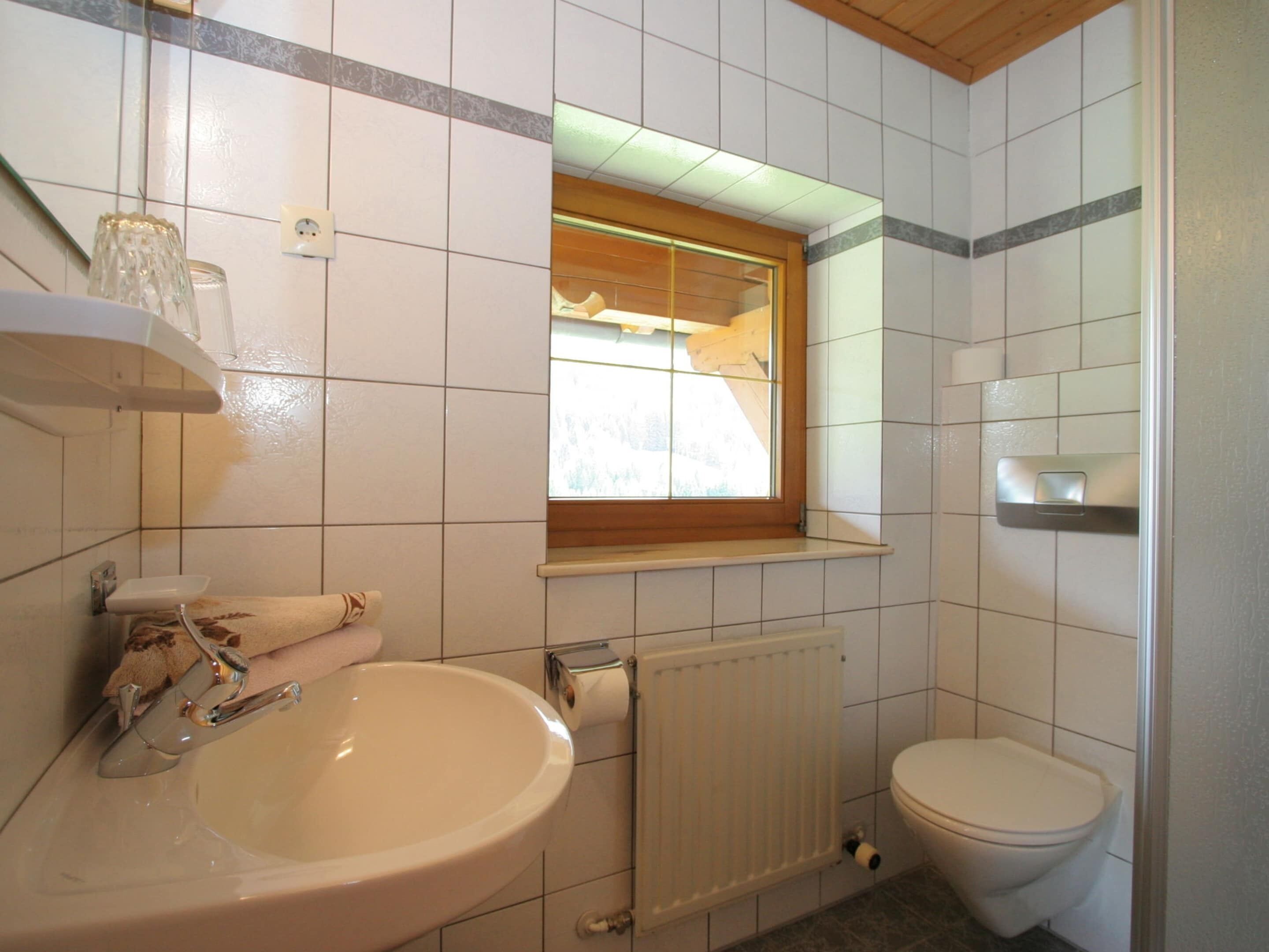 Apartment | Bathroom | Shower