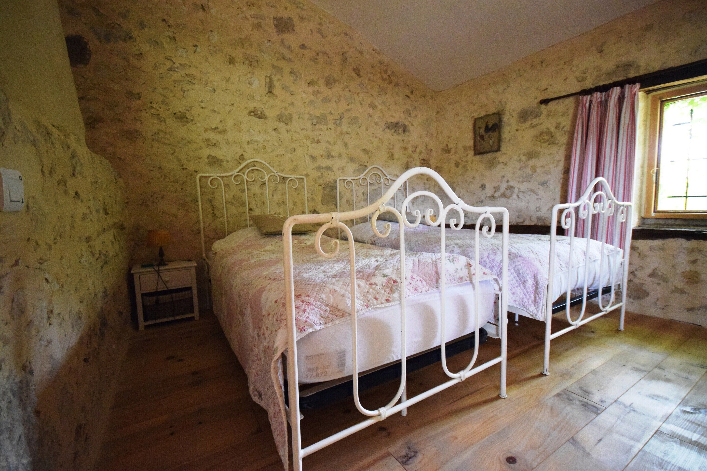 Cottage | 1 bedroom, bed sheets