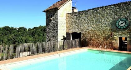 Cozy House in Lot With Pool and Terrace