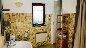 House | Bathroom | Shower, towels