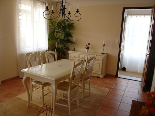 Comfortable Holiday Home in Vaison-la-romaine With Private Garden