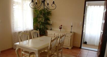 Comfortable Holiday Home in Vaison-la-romaine With Private Garden