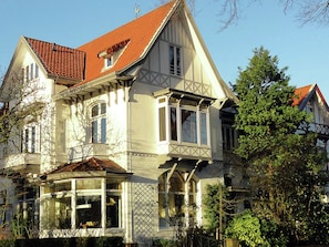 Exterior - Marvellous Villa With Large Swimming Pool in the Westbroekpark (The Hague)