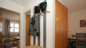 2 bedrooms, individually furnished, bed sheets - Modern Apartment in St Wolfgang im Salzkammergut Near Lake (St. Gilgen)