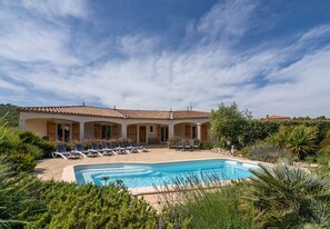 Villa | Exterior - Stylish Villa With Terrace (Pouzols-Minervois)