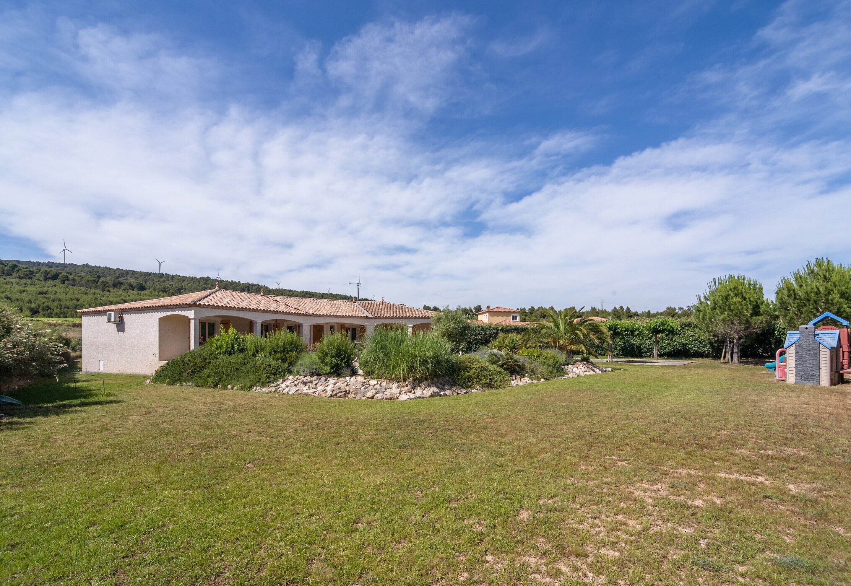 Villa | Garden