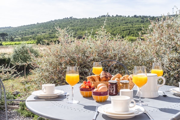 Villa | Balcony - Luxurious Villa With Private Swimming Pool (Pouzols-Minervois)