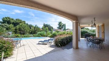 Villa | Balcony