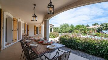 Villa | Balcony