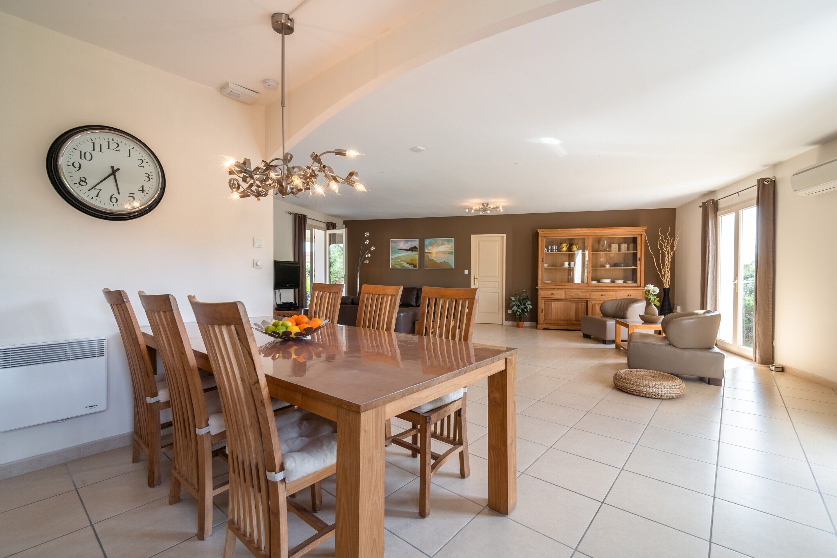 Villa | Dining
