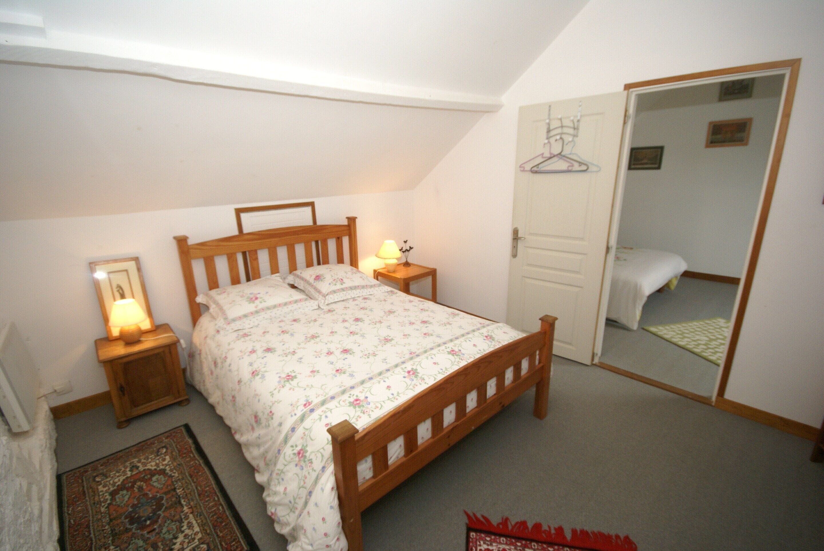 House | 4 bedrooms, individually furnished, bed sheets