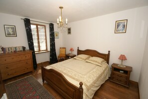 House | 4 bedrooms, individually furnished, bed sheets - Ravenoville Family Stay Near Beach (Sainte-Mere-Eglise)