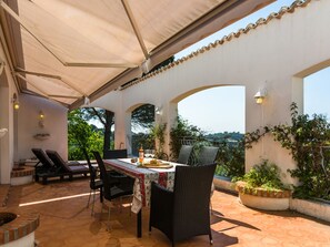 Unclassified image, 2 of 39, button - Spacious Villa in La Gaude With Swimming Pool (La Gaude)