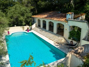 Outdoor pool - Spacious Villa in La Gaude With Swimming Pool (La Gaude)
