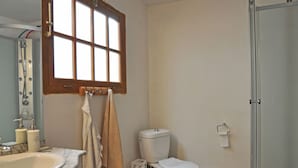 Bathroom - Pretty Villa in Caudies de Fenouilledes With Roofed Terrace (Caudies-de-Fenouilledes)