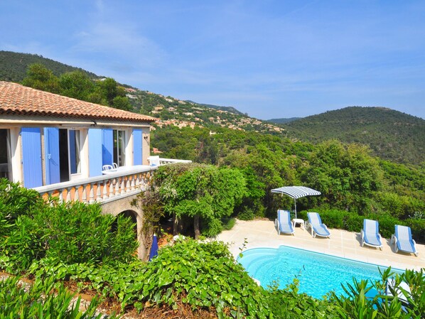 Villa | Exterior - A Tastefully Furnished Villa With Private Pool, 8 km From the Mediterranean Sea (La Londe-les-Maures)