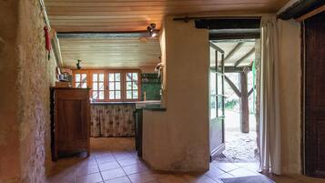 Cottage | Private kitchen | Highchair
