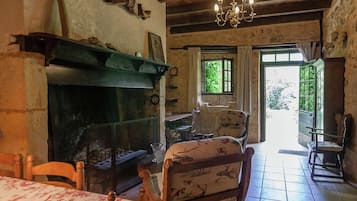 Cottage | Living room