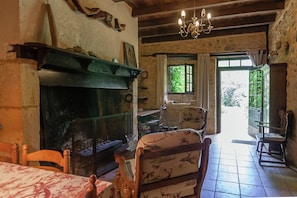 Cottage | Living room - Holiday Home in Dordogne Near Lascaux Cave (Les Eyzies)