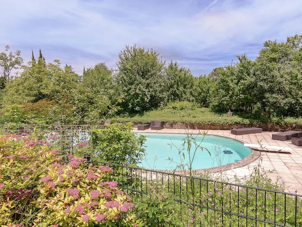 Pool - Holiday Home in Dordogne Near Lascaux Cave (Les Eyzies)