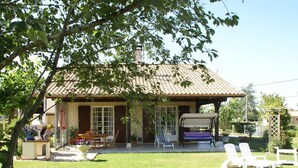 Exterior - Comfortable Detached Holiday Home With Delightful Garden in Southern France (Plaisance)