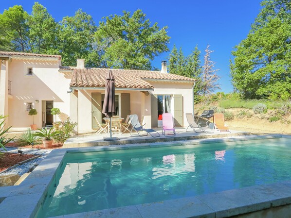 Outdoor pool - Lovely Villa in Buisson With Private Swimming Pool (Buisson)