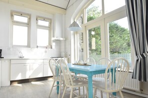 Hus | Eget kjøkken | Høy barnestol