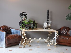 Villa | Reception - Beautiful and Stylish Town House With Private Swimming Pool in the Middle of Cavaillon (Cavaillon)