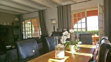 House | Dining